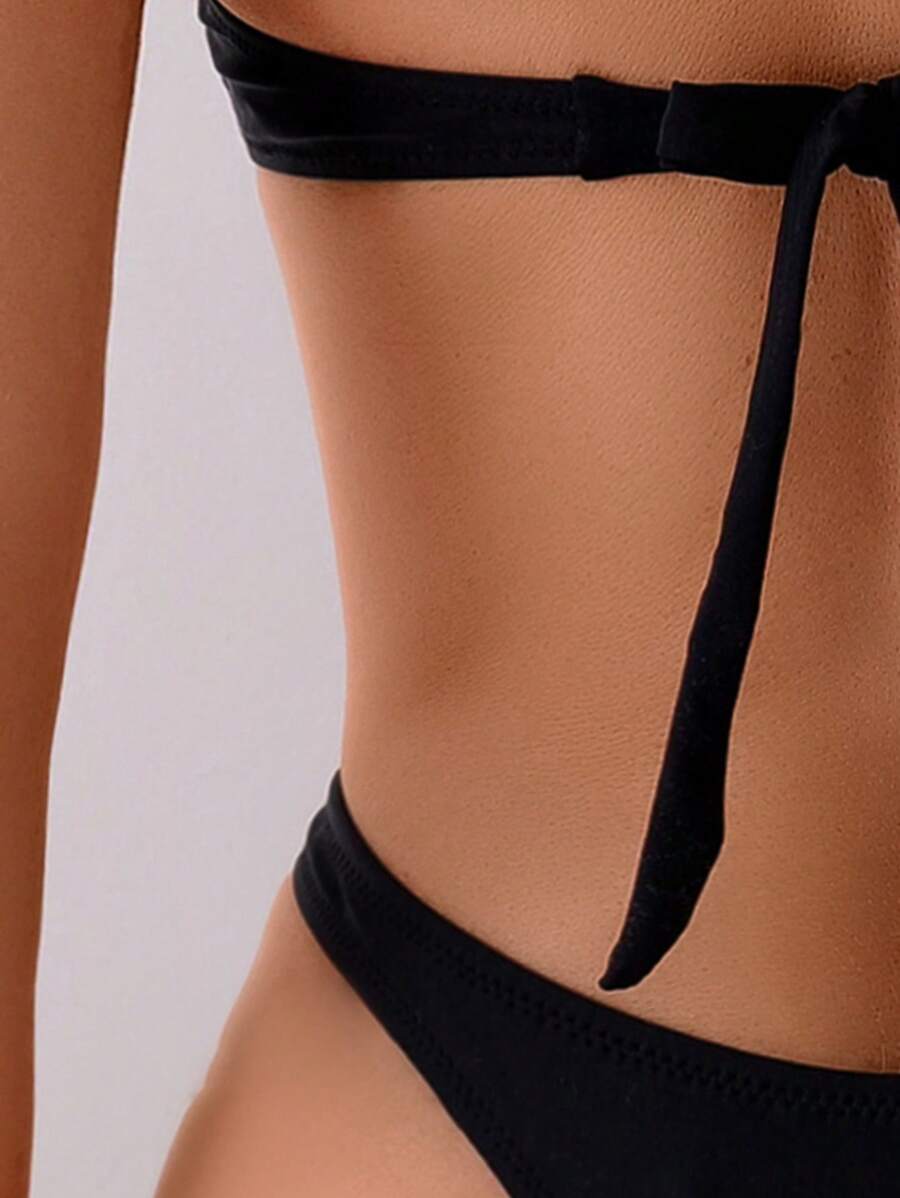 Siyah Asimetrik Dekolteli Mayo