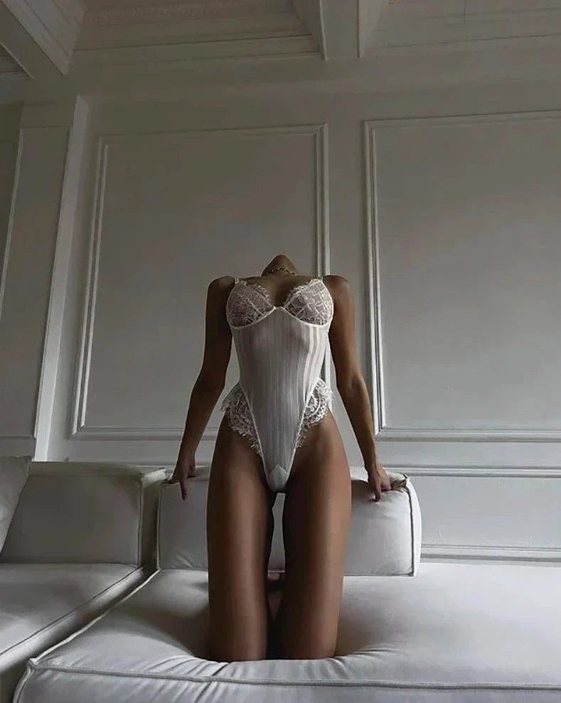 Çizgili Dantel Detaylı Bodysuit