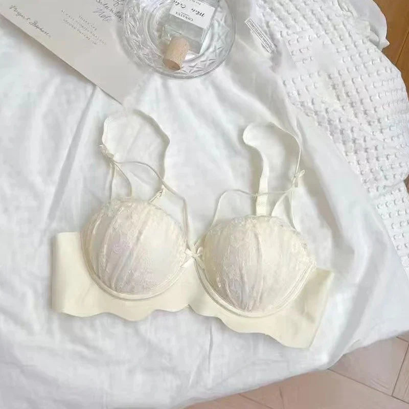 Dantel Desen Sütyen